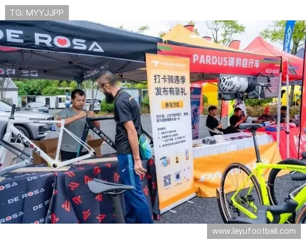 千岛湖赛事投入1600名工作人员与400台保障车辆,实现高安全完赛率 千岛湖赛事投入1600名工作人员与400台保障车辆,实现高安全完赛率