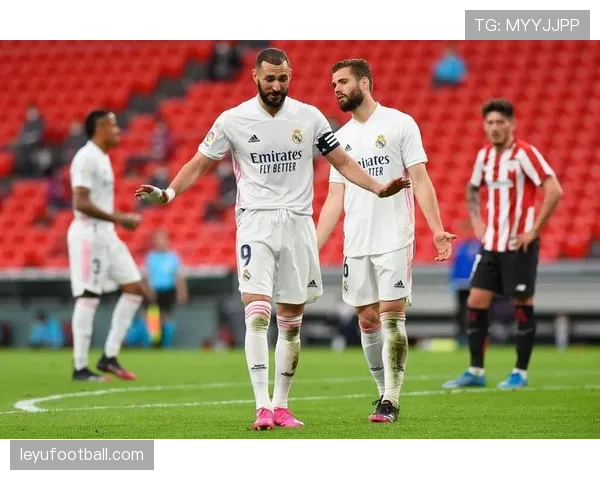 战术板:面对皇家社会高位压迫,皇马的出球体系面临严峻考验